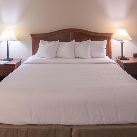 Cottonwood Suites Savannah Hotel & Conference Center Pooler Exteriör bild