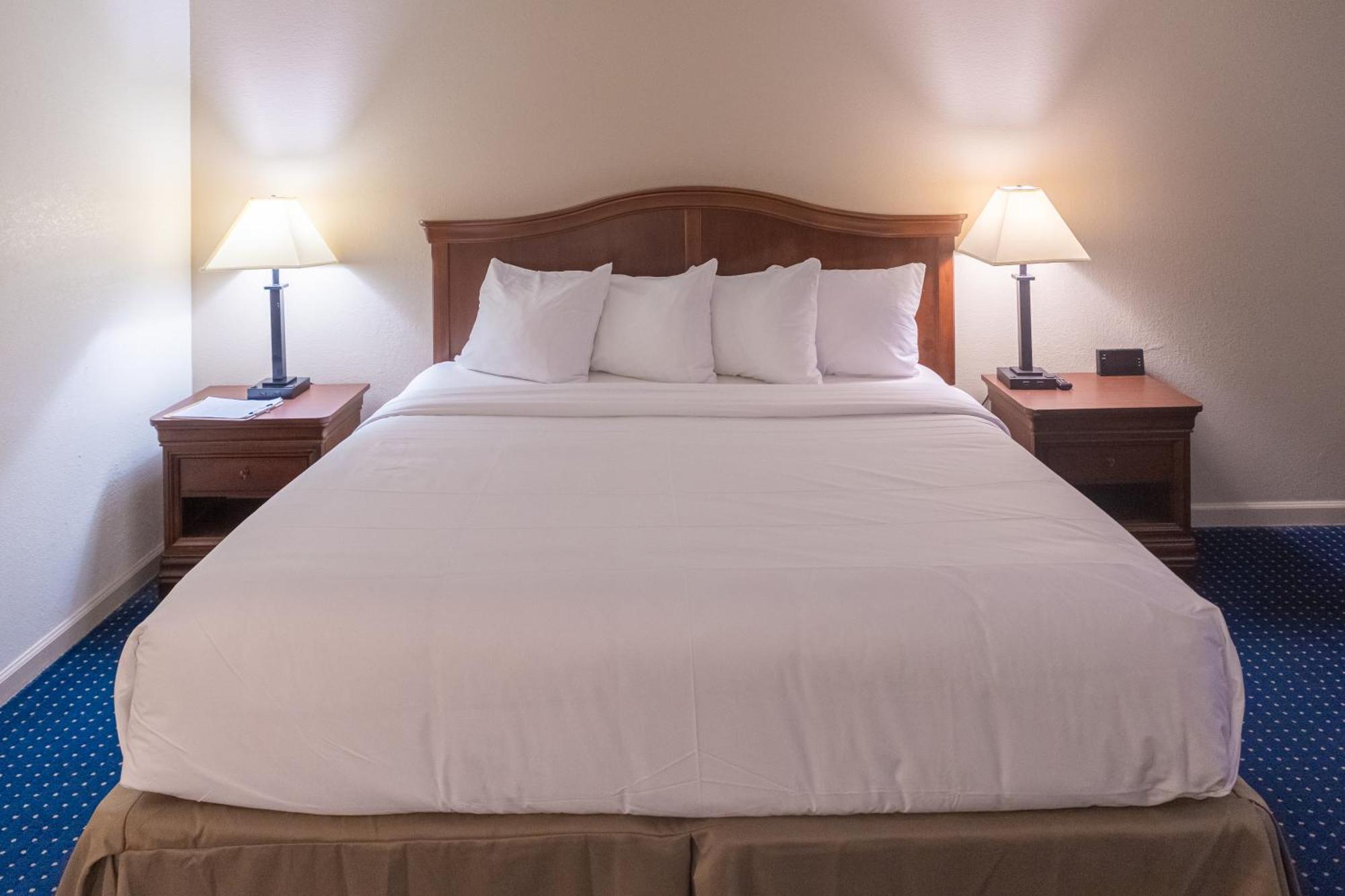 Cottonwood Suites Savannah Hotel & Conference Center Pooler Exteriör bild